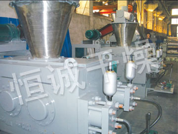 GZL系列干法輾壓造粒機